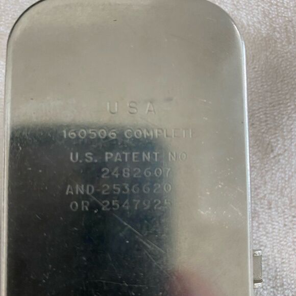 Vintage Singer Buttonholer with 7 Templates Instructions and Case Untested - Picture 8 of 12